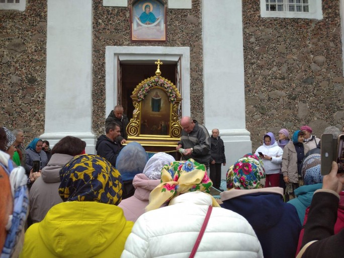 Храм Покрова Пресвятой Богородицы в д. Белавичи Мостовского района встретил престольный праздник