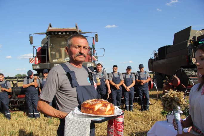 Слаженность в работе, поиск продуктивных сортов и новых методов возделывания культур позволило ЗАО «Гудевичи» стать передовым в регионе