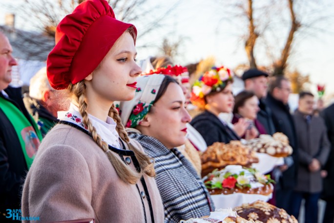 ФОТОФАКТ. Мостовские «Дожинки» в лицах