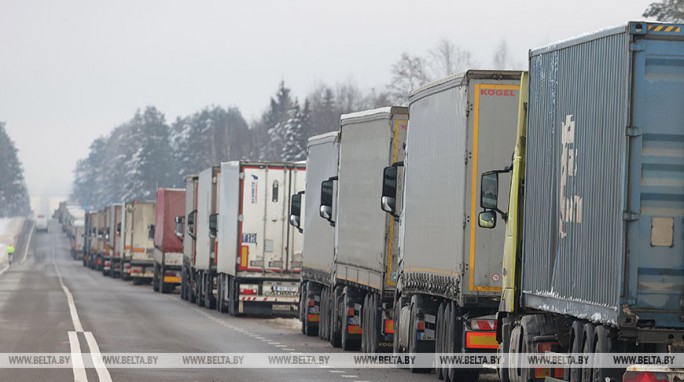 ГПК: около 400 фур ожидают на границе въезда в Литву