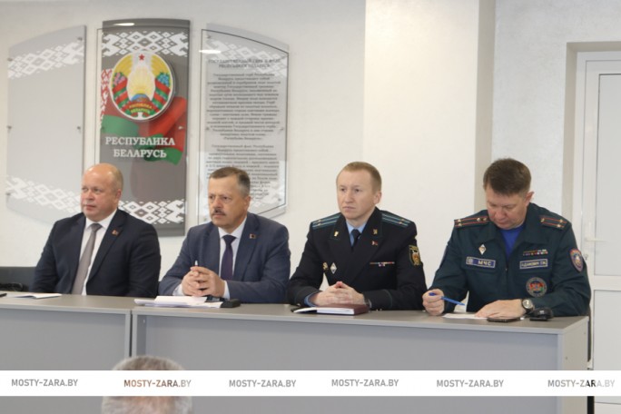 Группа информирования главы района Андрея Санько посетила коллектив Мостовского района электрических сетей