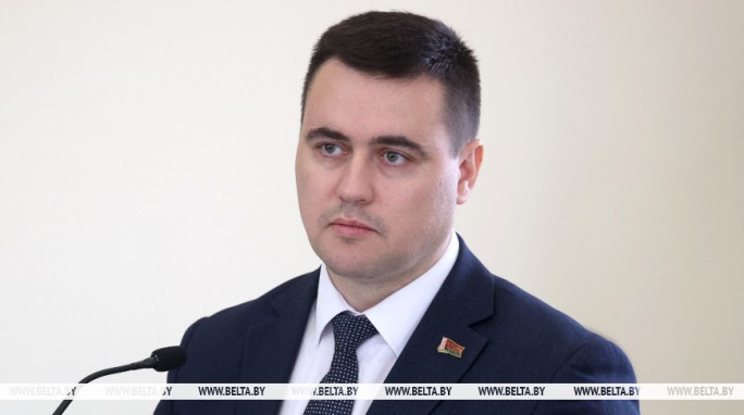 Министр образования прокомментировал запрет на мобильные телефоны в школах