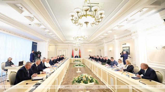 Лукашенко ужаснулся стихийным свалкам в Минском районе