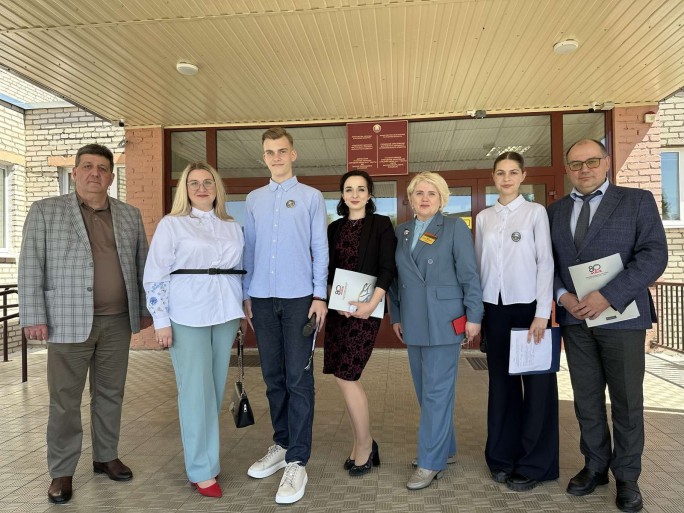 Представители ОАО «Минский автомобильный завод», одного из крупнейших предприятий Республики Беларусь, провели профориентационные мероприятия для учащихся учреждений образования Мостовщины
