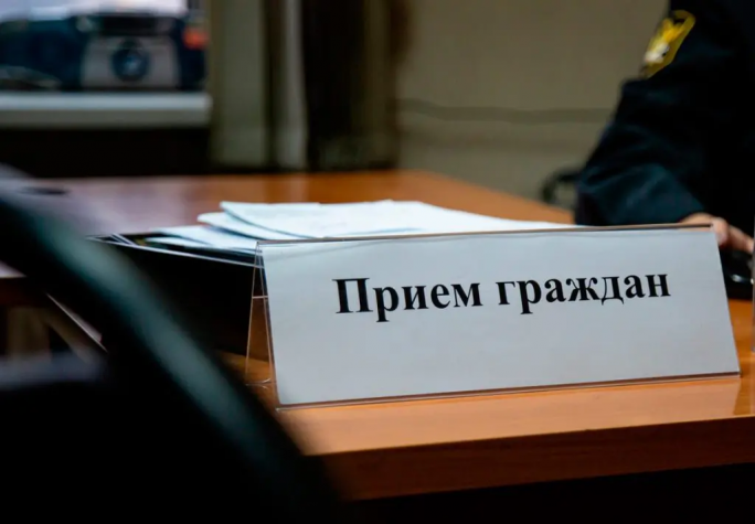 25 июня выездной приём граждан в Песках проведёт Эдуард Шестак