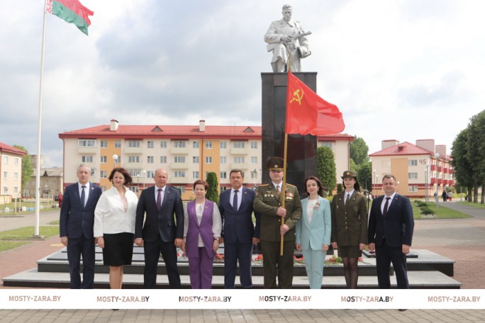 Флаг Победы в Мостовском районе