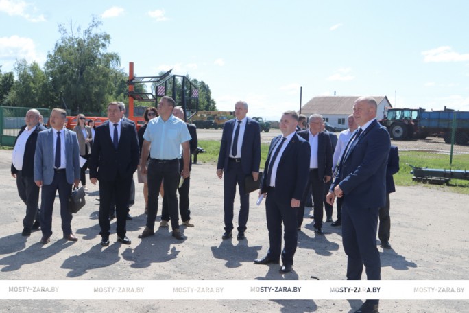 Соблюдение законодательства о борьбе с коррупцией рассмотрели в КСУП «Озеранский»