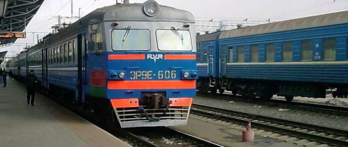 Что нельзя делать на железной дороге? На данный вопрос отвечает старший участковый инспектор милиции отдела охраны правопорядка и профилактики Мостовского РОВД майор милиции Александр Ващило