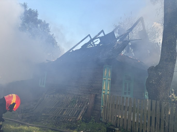 Пожар дачного дома в д. Борки Мостовского района