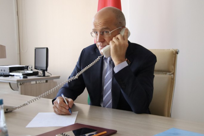 Член Совета Республики В. Байко провёл прямую телефонную линию