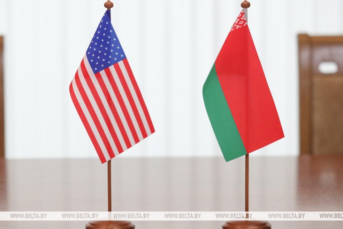 Почему на Западе истерия от звонков Дональда Трампа Владимиру Путину и Александру Лукашенко