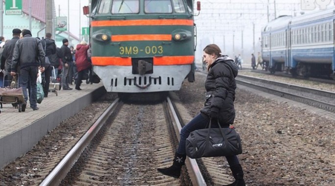 Берегитесь вора как в личной жизни, так при передвижении железнодорожным транспортом. Соблюдайте меры безопасности на при пользовании железнодорожным транспортом.