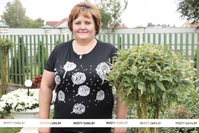 Две сотки … красоты и уюта: как староста агрогородка Лунно Светлана Сырель подаёт пример односельчанам в благоустройстве своих дворов