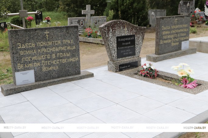 Вечная слава героям – в год 80-летия Победы ОАО «Черлёна» благоустроило три воинские захоронения на кладбище в Залесках