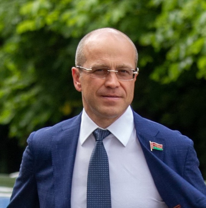 Валентин Байко, член Совета Республики Национального собрания: «Школа должна быть не просто зданием, а живым организмом, лестницей для восхождения души»
