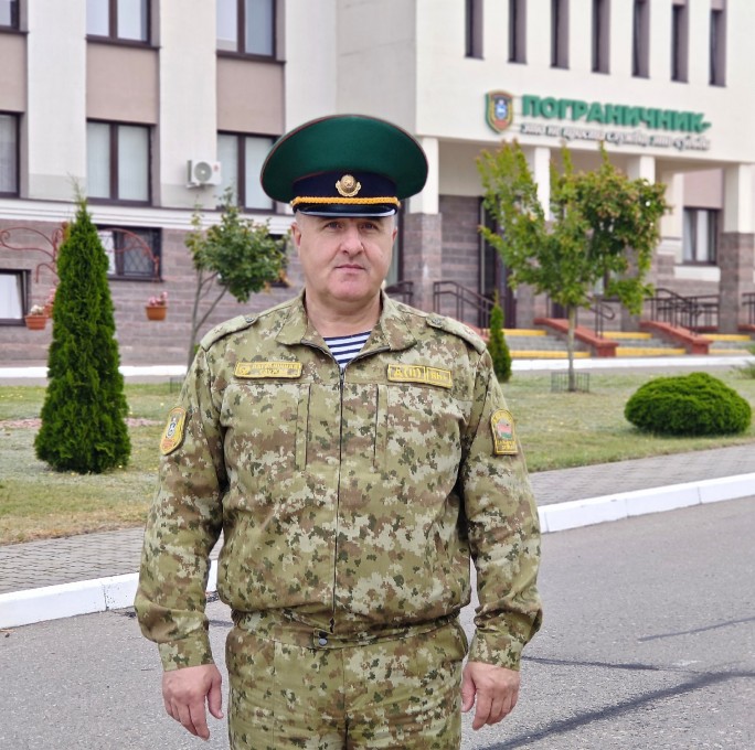 Мостовчанин Виктор Шульгач - 24 года верной службы
