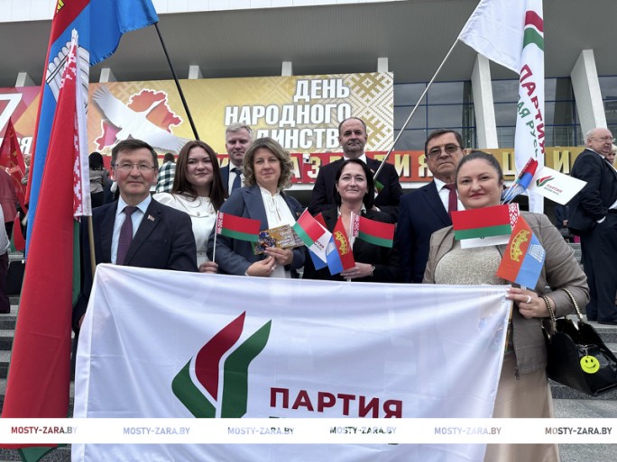 Наша сила – в единстве! Делегация Мостовского района приняла участие в форуме патриотических сил, который прошёл в Минске в День народного единства