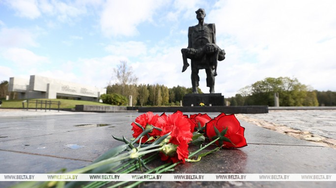 'Это место должны посетить все'. Что впечатлило иностранных журналистов в 'Хатыни'