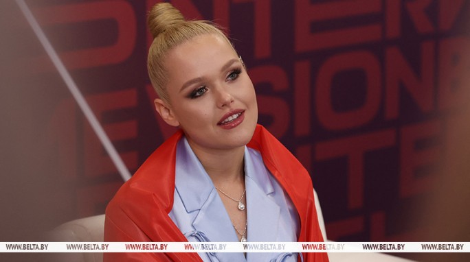 Полет, стеклянная колба, светлячки. Анастасия Кравченко рассказала о своем номере на 'Интервидении'