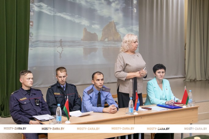 От курения до ДТП: сотрудники РОВД провели круглый стол с администрациями учебных заведений Мостовщины