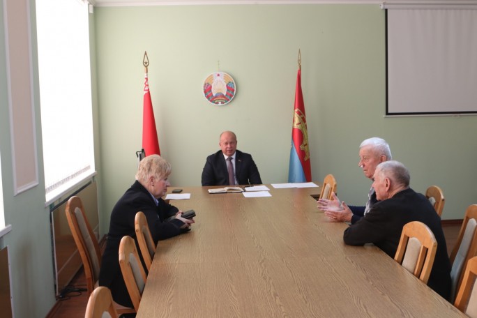 Председатель Мостовского райисполкома Андрей Санько провёл приём граждан