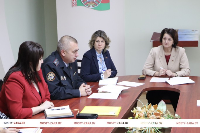 Меры профилактики пожарной и дорожной безопасности обсудили на координационном совете субъектов профилактики Мостовского райисполкома