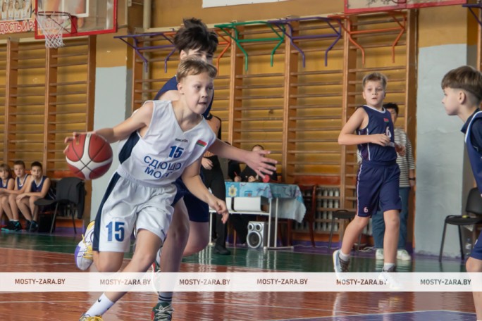 ФОТОФАКТ. Возвращение на паркет ‒ Мосты принимают первый тур ДЮБЛ