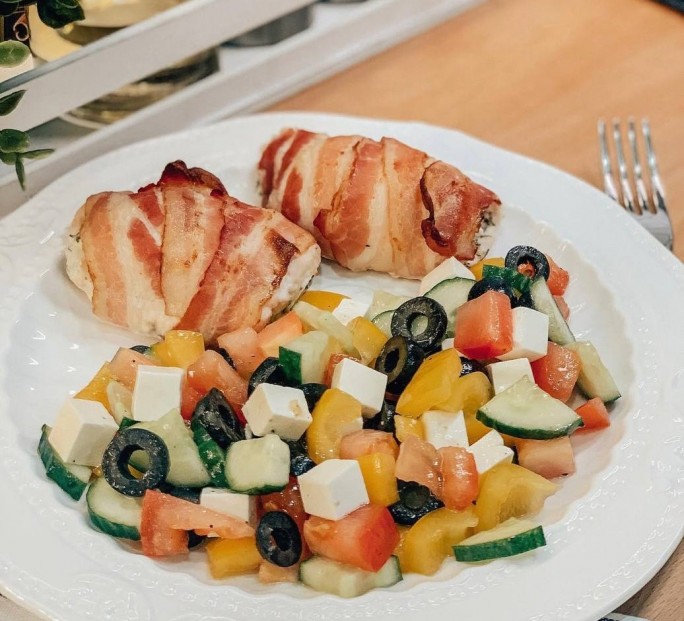 Куриные рулетики с беконом