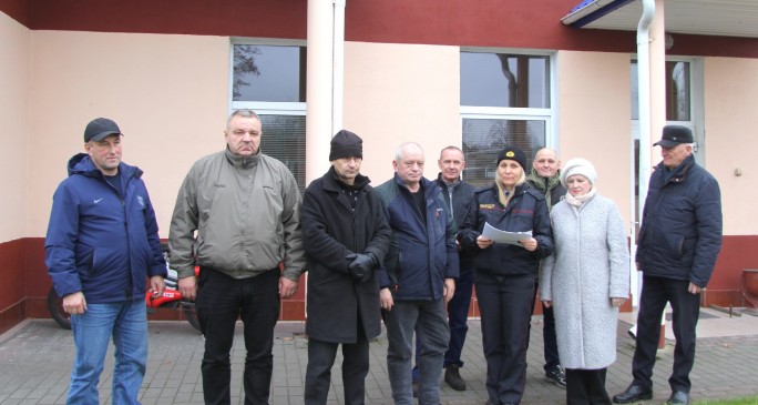 Работайте внимательно и ответственно – пожелала группа заместителя председателя райисполкома Сергея Горошко мостовским водителям-автобусникам