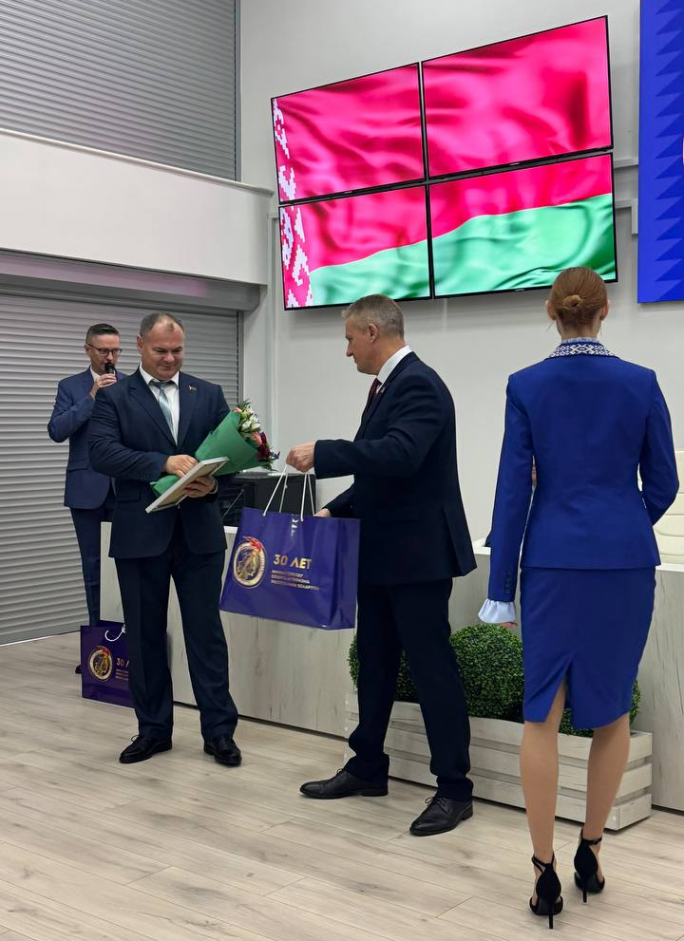 Мостовские работники спортивной сферы награждены в честь 30-летия Министерства спорта и туризма