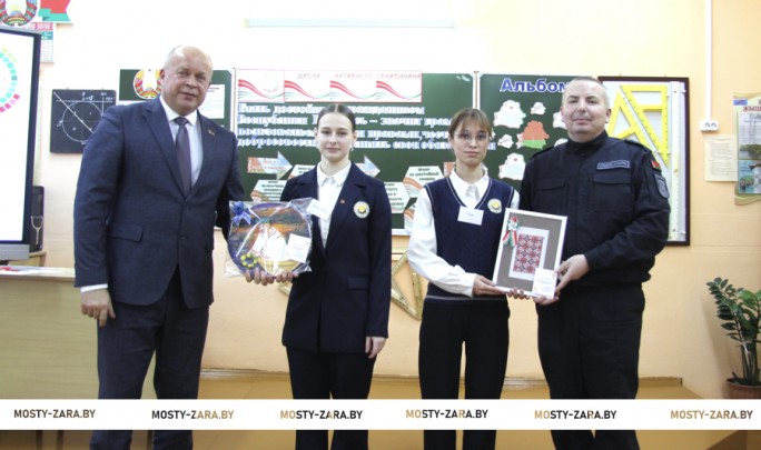 Ставьте хорошие  цели и добивайтесь их выполнения – пожелал на ШАГе дубненским школьникам Андрей Санько