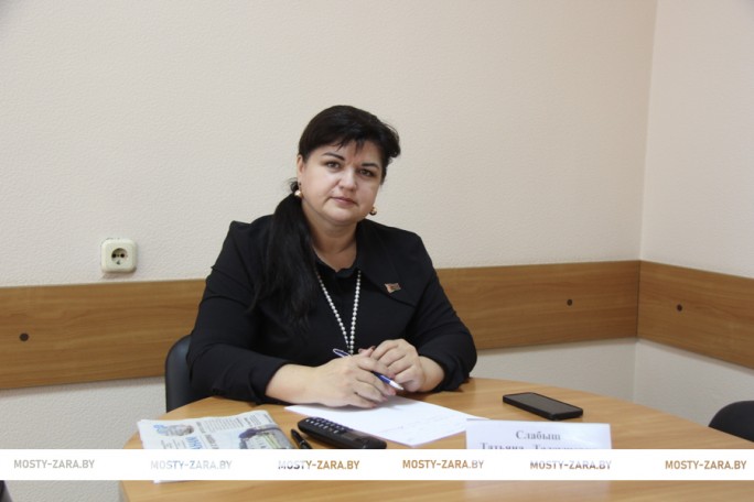 В Мостах провела приём граждан и прямую телефонную линию  заместитель председателя  Комитета государственного контроля Гродненской области Татьяна Слабыш