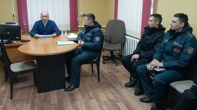 К зиме подготовились? Давайте проверим! Представители МЧС побывали в Песковском сельсовете