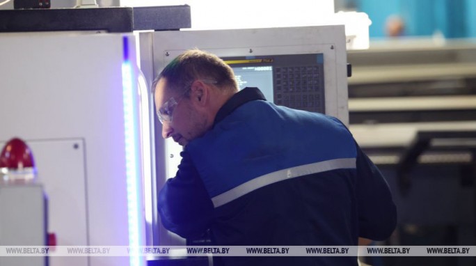 Какие кадры нужны будут экономике в ближайшие пять лет, рассказали в Минтруда