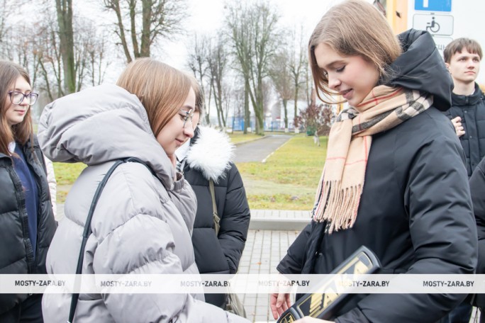 Сделать выбор в свою пользу: школьники Мостовщины познакомились с работой следователей на дне открытых дверей