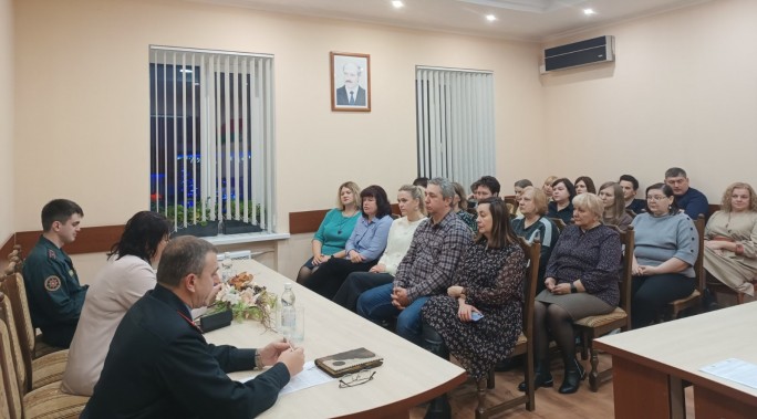 Группа информирования заместителя председателя Светланы Величко посетила трудовые коллективы Мостовщины