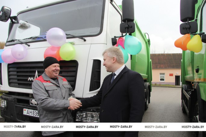 У мостовских коммунальников – новые машины