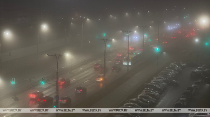 В ГАИ напомнили правила безопасности на дороге во время тумана