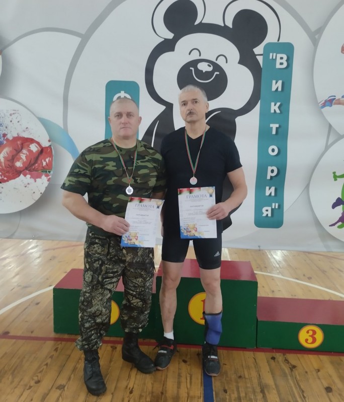 Мостовские гиревики – серебряные призёры «Новогоднего кубка в Марьиной Горке»