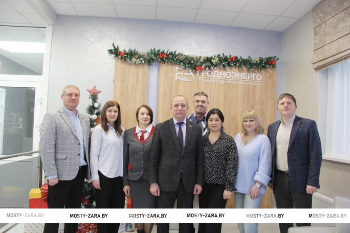 В домах мостовчан тепло и уютно. Коллектив Мостовского РЭС успешно выполняет плановые задания