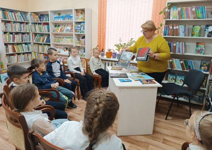 Война глазами детей: литературное историческое путешествие совершили юные читатели Правомостовской библиотеки
