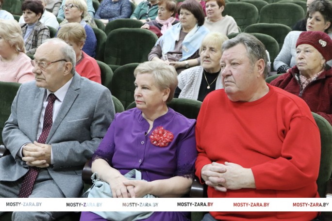 Марафон добра, заботы и внимания – на Мостовщине стартовала новогодняя благотворительная акция «От всей души»