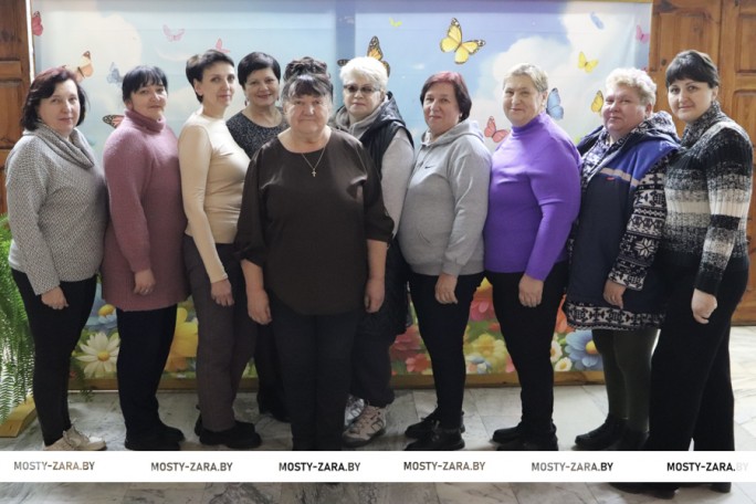 Ай да искусницы! Рассказываем, как хартицкие хозяюшки заряжают позитивом и создают праздник своими руками