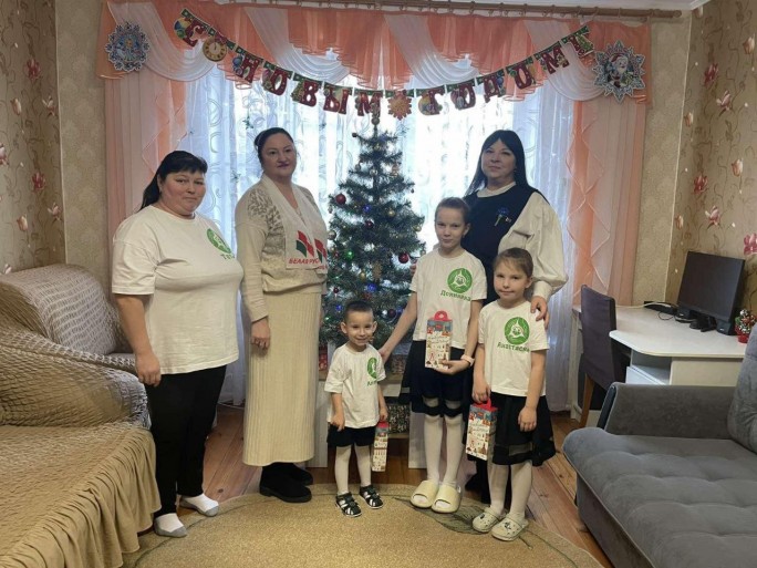 Внимания и подарков много не бывает!