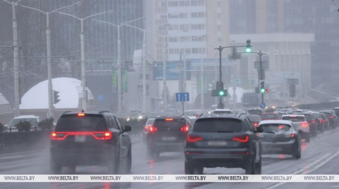 Спешка недопустима. ГАИ Минска напомнила о правилах поведения на дороге в непогоду