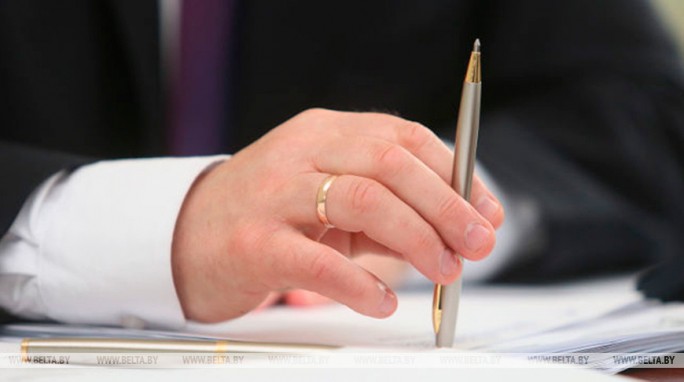 Новые должности служащих будут введены в Беларуси с 1 января