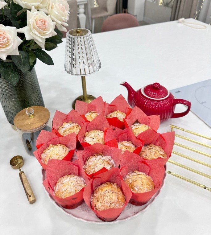 Кексы с вяленой клюквой