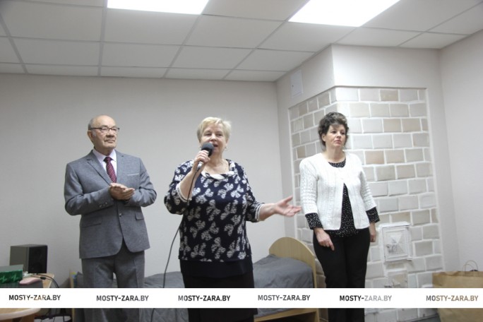 Музыка и песни звучали для пожилых