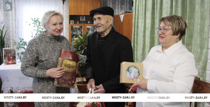 Живите счастливо под мирным небом! Поздравления принимал ветеран войны Николай Бобко