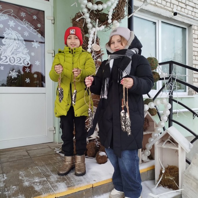 «Эскимо» для птиц приготовили воспитанники филиала Мостовского районного центра творчества детей и молодёжи